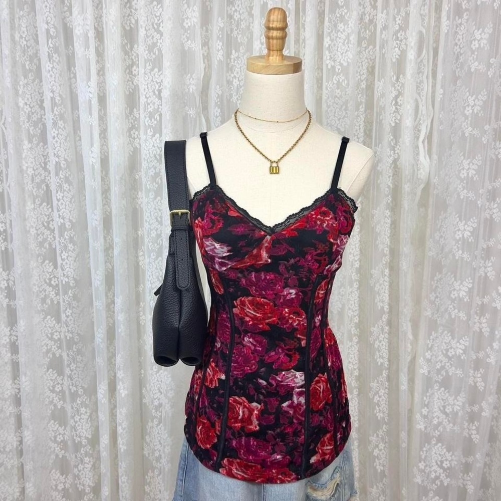 No Boundaries Black Floral Lace-Trim Tank Top - Red & Pink Roses